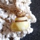 Pendentif coquillage burgo jaune | collier plaqué or