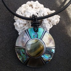 Collier rond abalone et coco