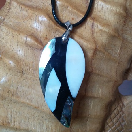 collier nacre blanche, abalone, noire en forme de feuille