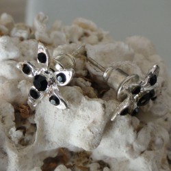 Boucles d'oreilles fleur 6 strass diamant Cz noirs