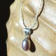 Collier 42 cm maille fine pendentif perle lavande goutte 7mm eau douce Lac Biwa